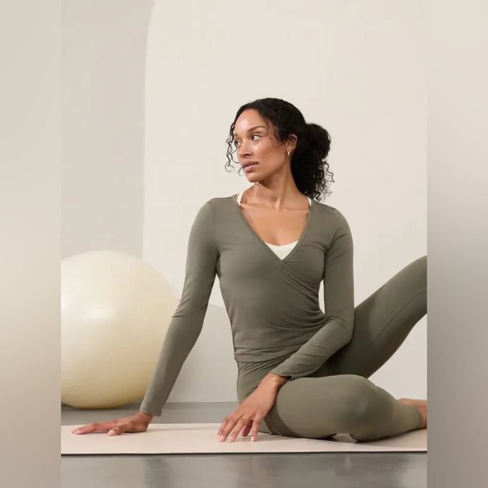 NWT Athleta Fast Track With Ease Rib Reversible Top